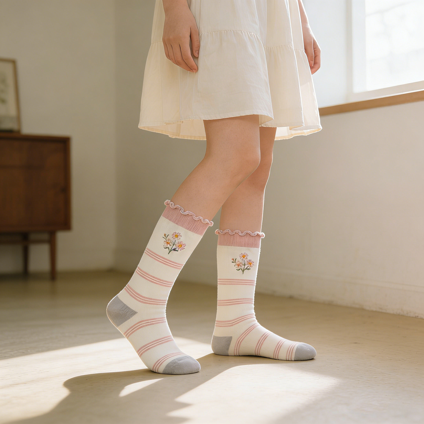 Ruffled Edge Pink-white Striped Mid-calf Socks with Small Flower Embroidery